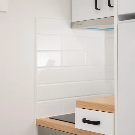 Roomaki - New & Stylish In The Center With Parking *