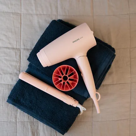 Roomaki - New & Stylish In The Center With Parking Chalkís