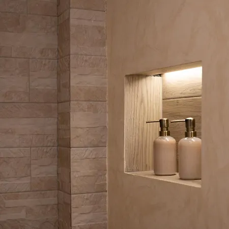 Roomaki - New & Stylish In The Center With Parking Appartement Chalkís