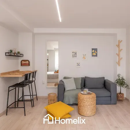 Roomaki - New & Stylish In The Center With Parking Apartment
